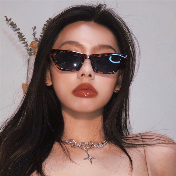 Sieviešu saulesbrilles ar kvadrātveida formu divās krāsās