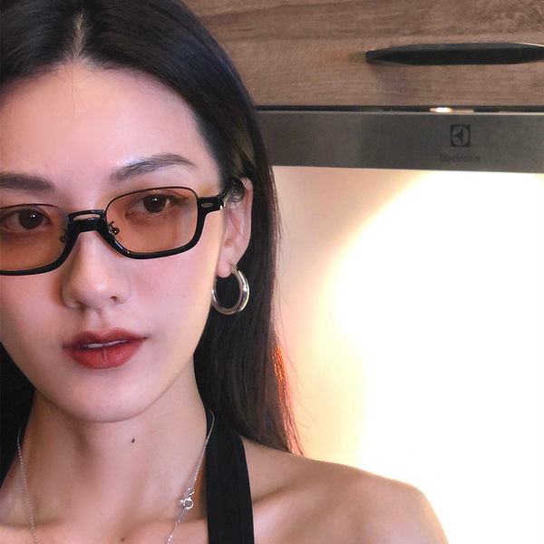 Γυναικεία γυαλιά σε ρετρό μοντέλο με τετράγωνο σχήμα