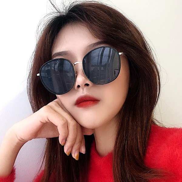 Sieviešu saulesbrilles ar metāla rāmi