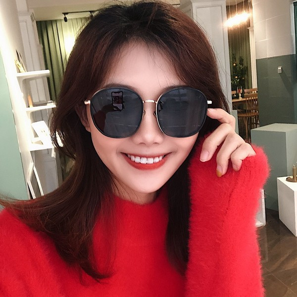 Sieviešu saulesbrilles ar metāla rāmi