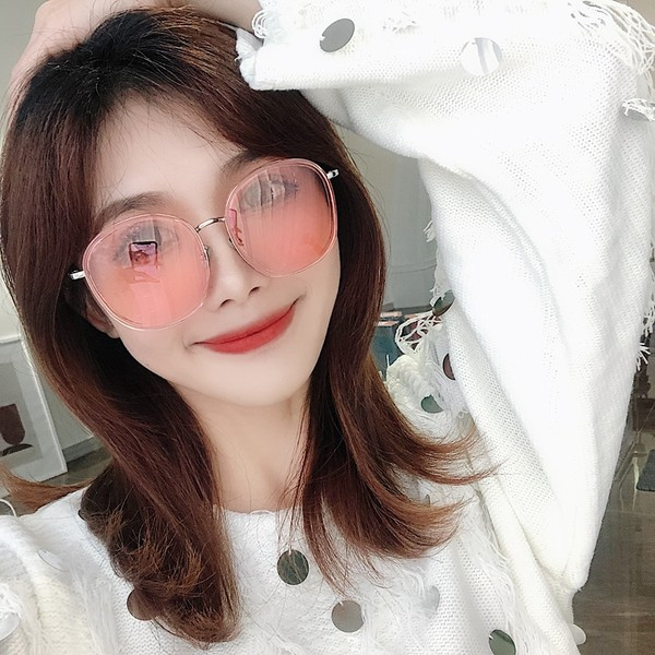 Sieviešu saulesbrilles ar metāla rāmi