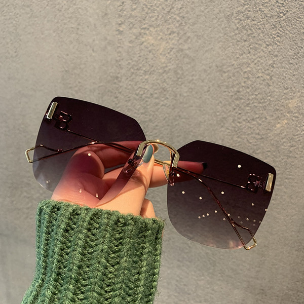 Sieviešu kvadrātveida saulesbrilles ar plānu rāmi