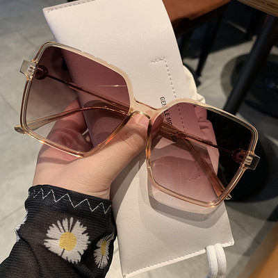 Modernas sieviešu kvadrātveida brilles ar plānu rāmi