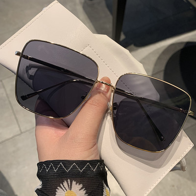 Aktuālās sieviešu brilles kvadrāta formā ar metāla rāmi