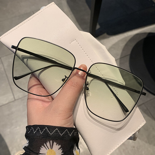 Aktuālās sieviešu brilles kvadrāta formā ar metāla rāmi