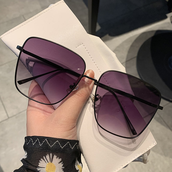 Aktuālās sieviešu brilles kvadrāta formā ar metāla rāmi