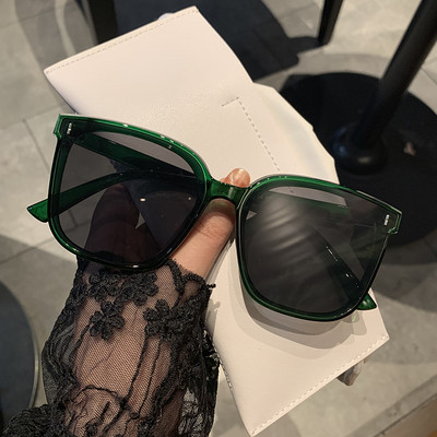 Sieviešu ikdienas kvadrātveida brilles retro stilā