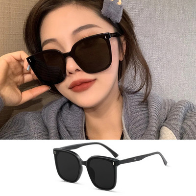 Modernas kvadrātveida formas saulesbrilles sievietēm