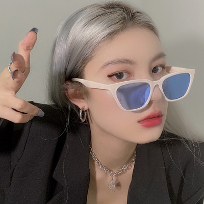 Sieviešu saulesbrilles ar krāsainām lēcām