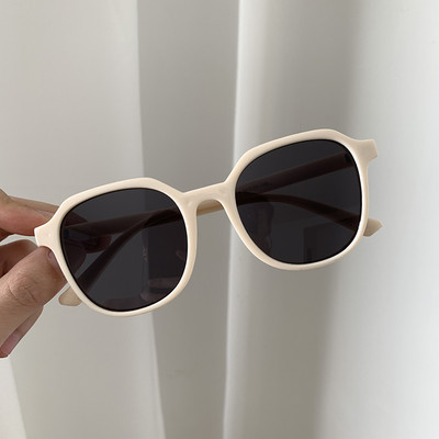 Καθημερινά γυναικεία γυαλιά ηλίου - σε διάφορα χρώματα