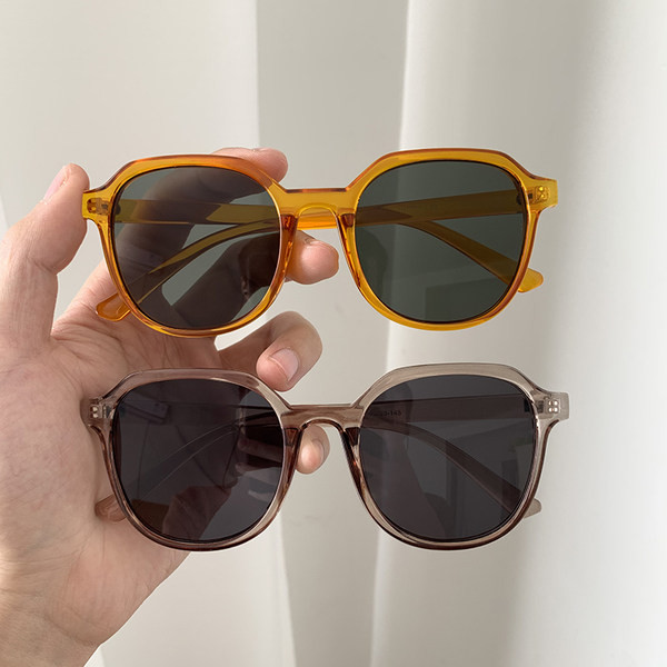 Καθημερινά γυναικεία γυαλιά ηλίου - σε διάφορα χρώματα