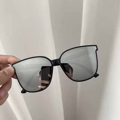 Jauns saulesbriļļu modelis vairākās krāsās sievietēm