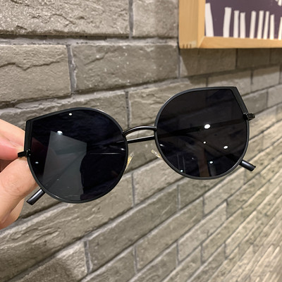 Модерни дамски слънчеви очила с метална рамка