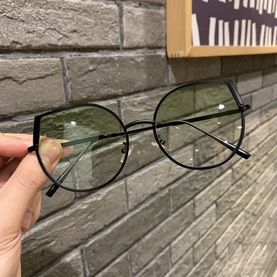 Модерни дамски слънчеви очила с метална рамка