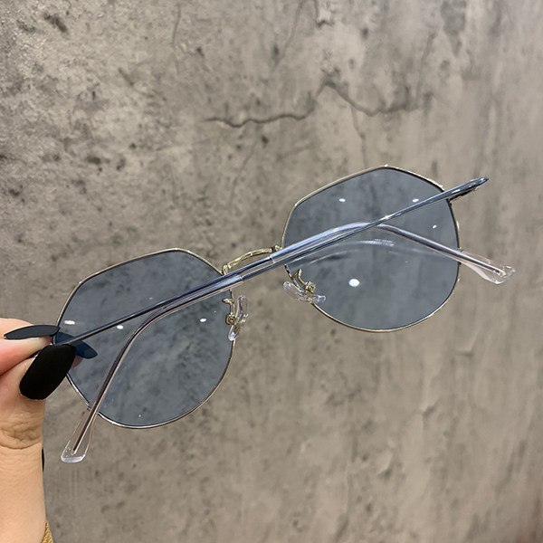 Ochelari ovali eleganti de dama, cu rama subtire