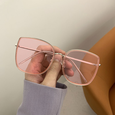 Jauns saulesbriļļu modelis ar UV aizsardzību un kvadrātveida formu