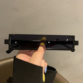 Актуални дамски очила в правоъгълна форма