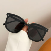 Moderne sunčane naočale kvadratnog oblika - za žene