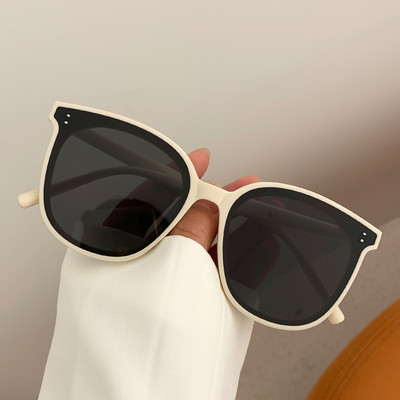 Moderne sunčane naočale kvadratnog oblika - za žene