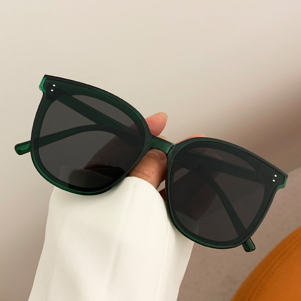 Moderne sunčane naočale kvadratnog oblika - za žene