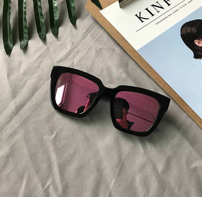 Ženske naočale s četvrtastim staklima i efektom ogledala