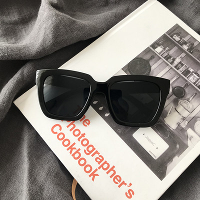 Ženske naočale s četvrtastim staklima i efektom ogledala