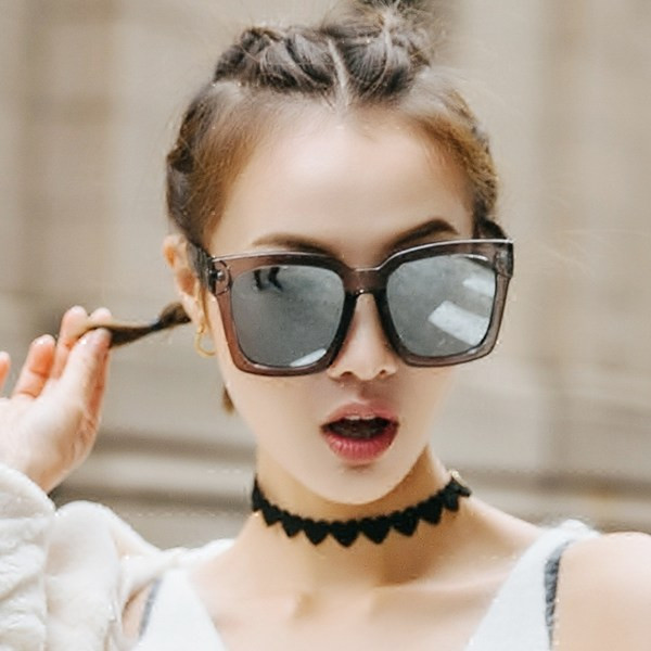 Sieviešu polarizētās saulesbrilles ar platiem rāmjiem
