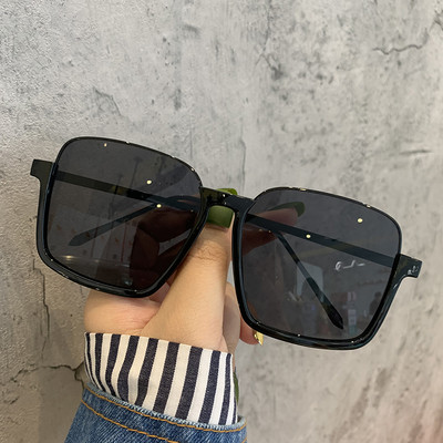 Ikdienas sieviešu kvadrātveida saulesbrilles ar plāniem rāmjiem