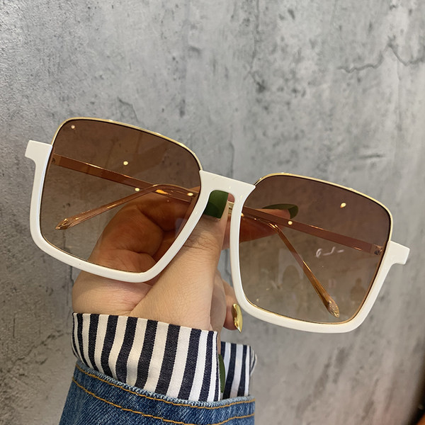 Ikdienas sieviešu kvadrātveida saulesbrilles ar plāniem rāmjiem