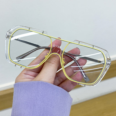 Modernas sieviešu saulesbrilles – vairākās krāsās