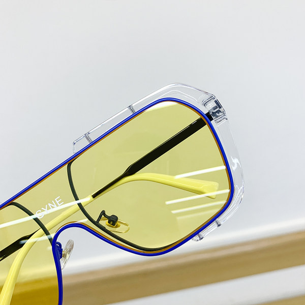 Modernas sieviešu saulesbrilles – vairākās krāsās