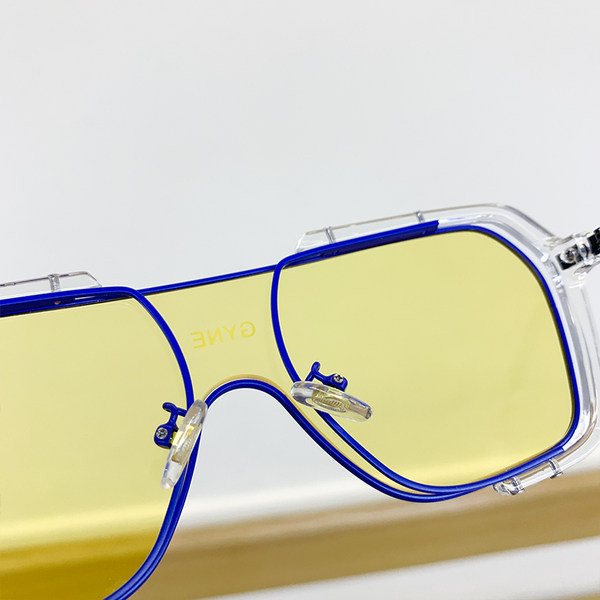 Modernas sieviešu saulesbrilles – vairākās krāsās