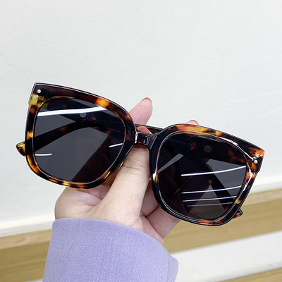 Дамски слънчеви очила с квадратна форма ретро стил