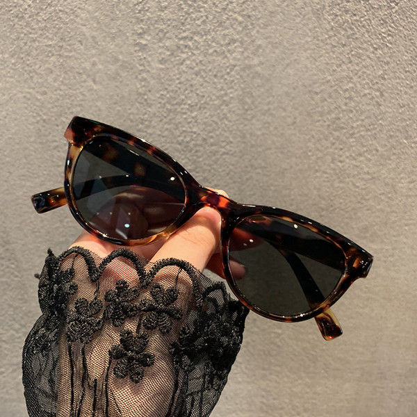 Sieviešu saulesbrilles tipa kaķa acs