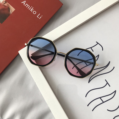 Modernas saulesbrilles ar UV aizsardzību