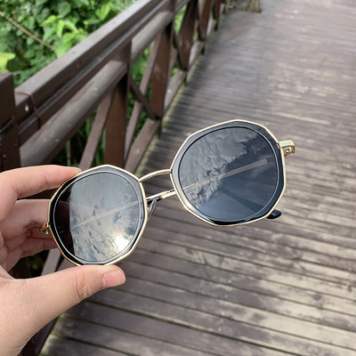 Sieviešu ovālas saulesbrilles ar UV aizsardzību