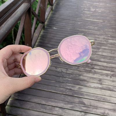 Sieviešu ovālas saulesbrilles ar UV aizsardzību