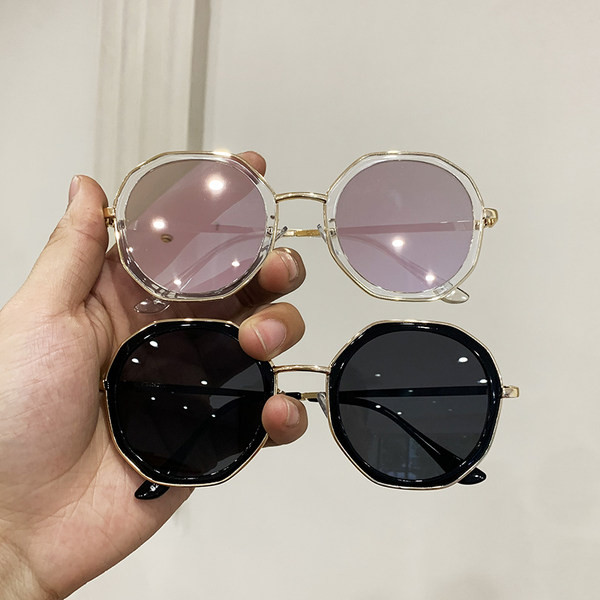 Sieviešu ovālas saulesbrilles ar UV aizsardzību