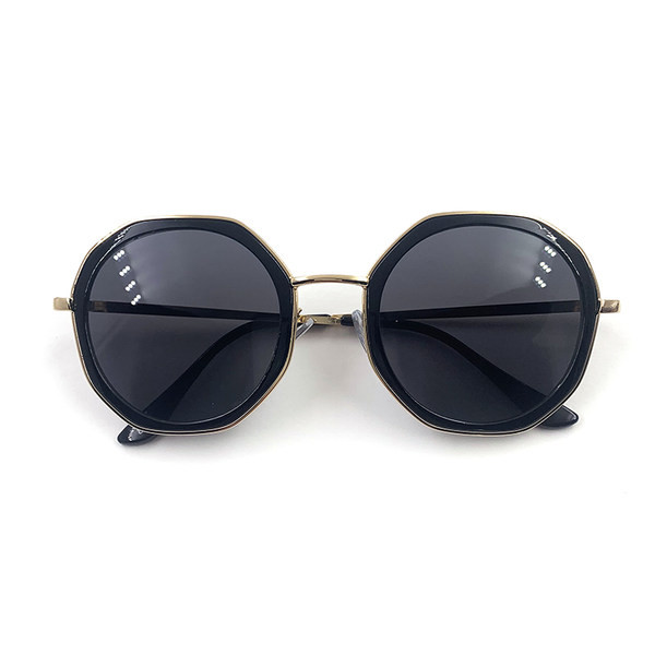 Sieviešu ovālas saulesbrilles ar UV aizsardzību