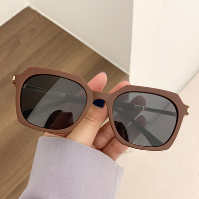 Sieviešu ultravioletās saulesbrilles vairākās krāsās