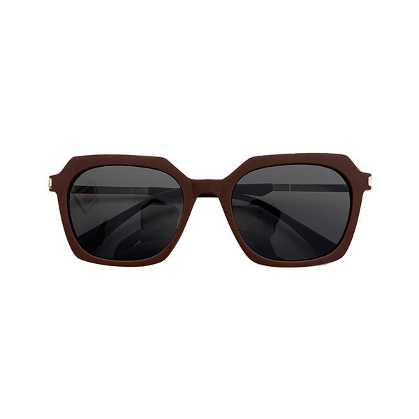 Sieviešu ultravioletās saulesbrilles vairākās krāsās