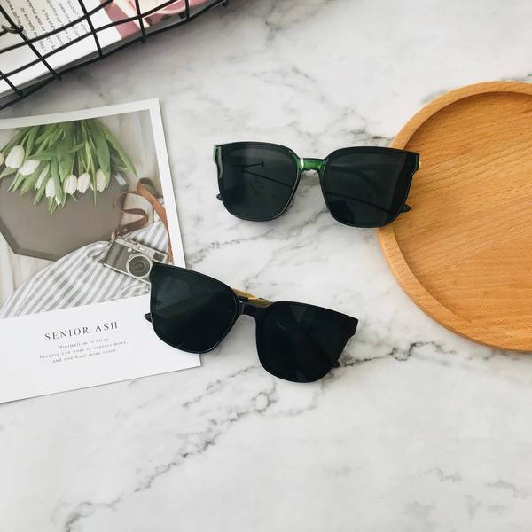 Unisex saulesbrilles ar kvadrātveida formu