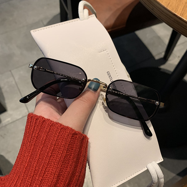 Ежедневни слънчеви дамски очила с тънка рамка