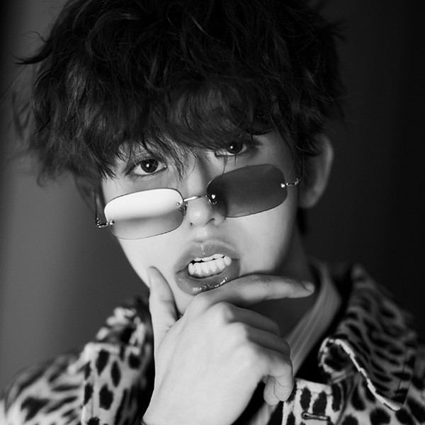 Novi model muških naočala sa tankim okvirom