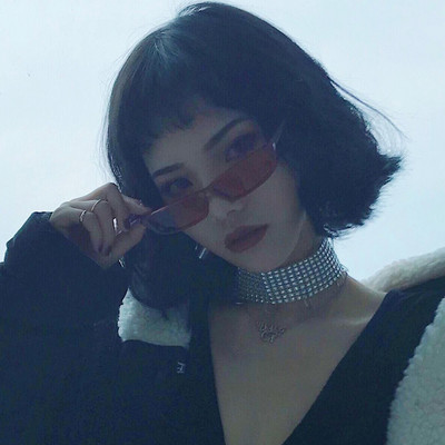 Sieviešu saulesbrilles - retro modelis