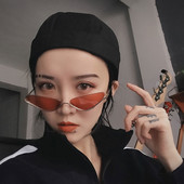 Γυναικεία γυαλιά σε ρετρό στιλ - δύο χρώματα