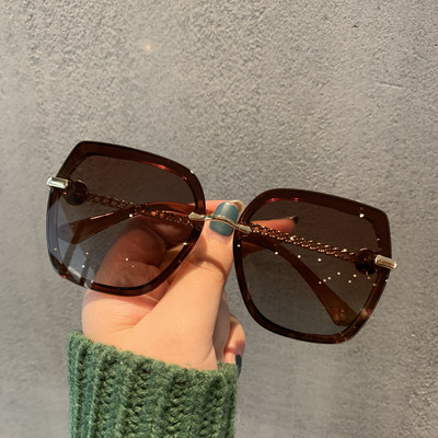 Stilīgas sieviešu saulesbrilles ar UV aizsardzību