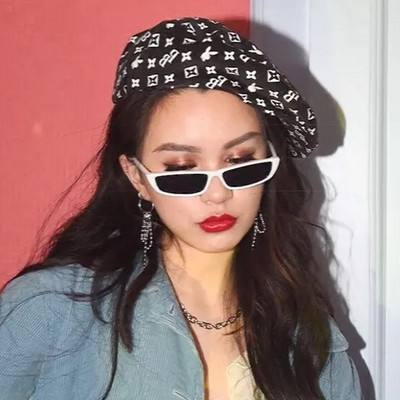 Modernas sieviešu brilles ar nestandarta formu