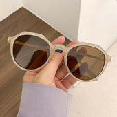 Modernas sieviešu saulesbrilles ar apaļu formu - vairākās krāsās