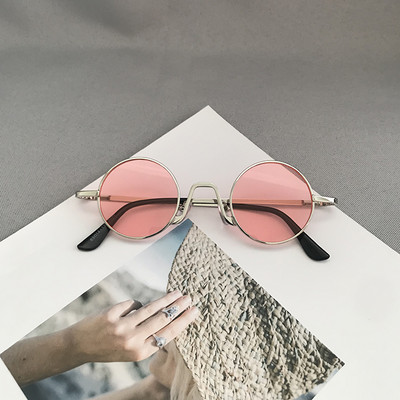 Aktuālās sieviešu apaļās brilles retro stilā